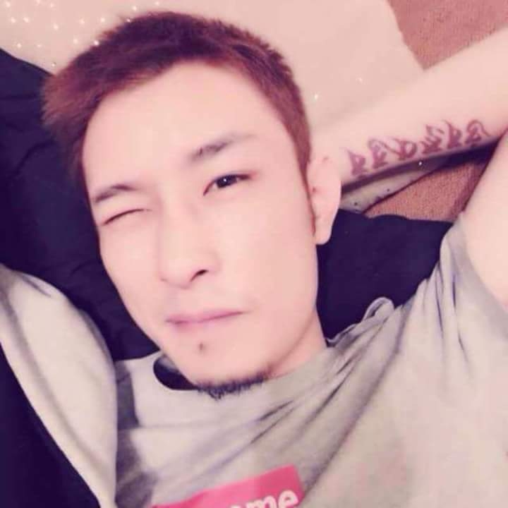 难得拥抱的第一张照片--上饶相亲服务中心