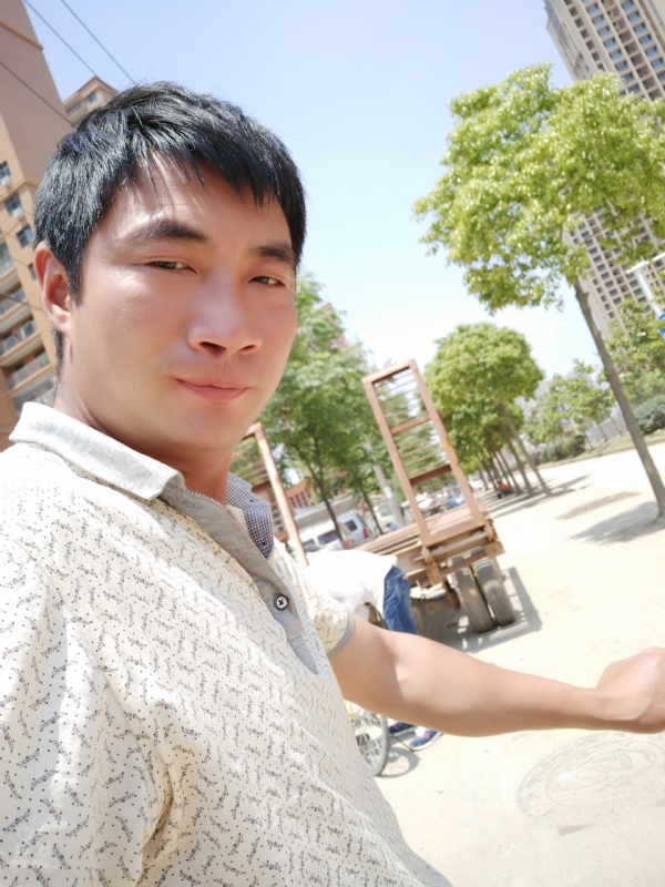勇哥的第一张照片--上饶相亲服务中心