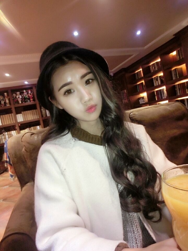 气质小妹的第三张照片--上饶相亲服务中心