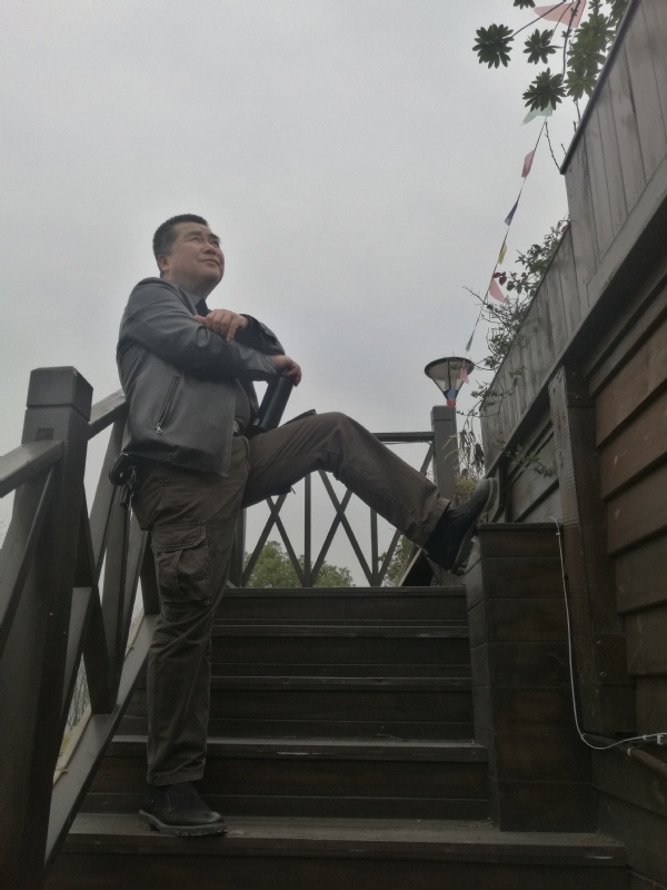 孤单背影的第一张照片--上饶相亲服务中心