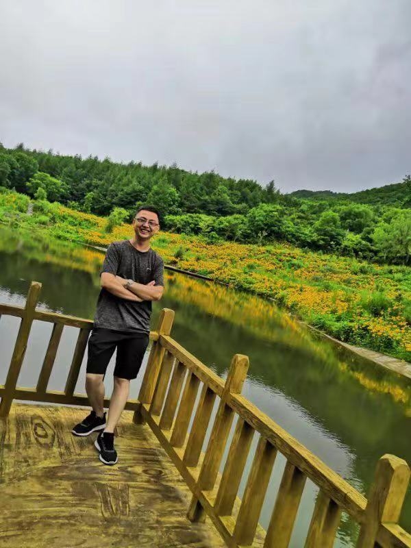 正能量的第三张照片--上饶相亲服务中心