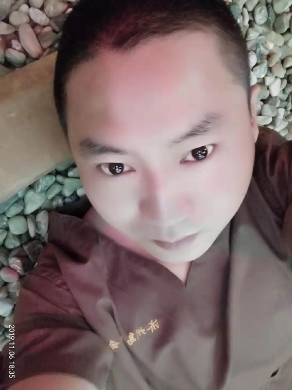 红枫叶的第一张照片--上饶相亲服务中心