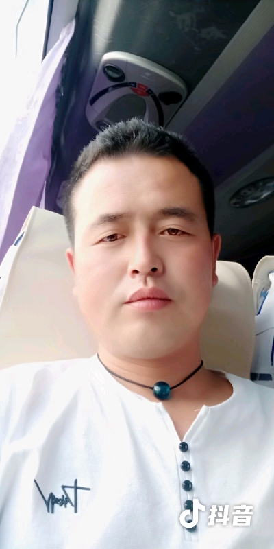 瞬间被爱上的第一张照片--上饶相亲服务中心