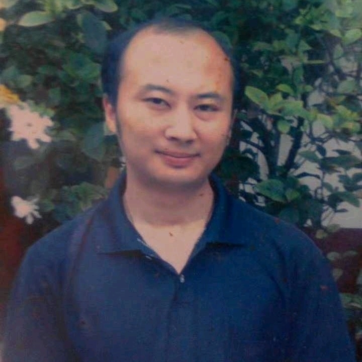 石峰里的生命的第一张照片--上饶相亲服务中心