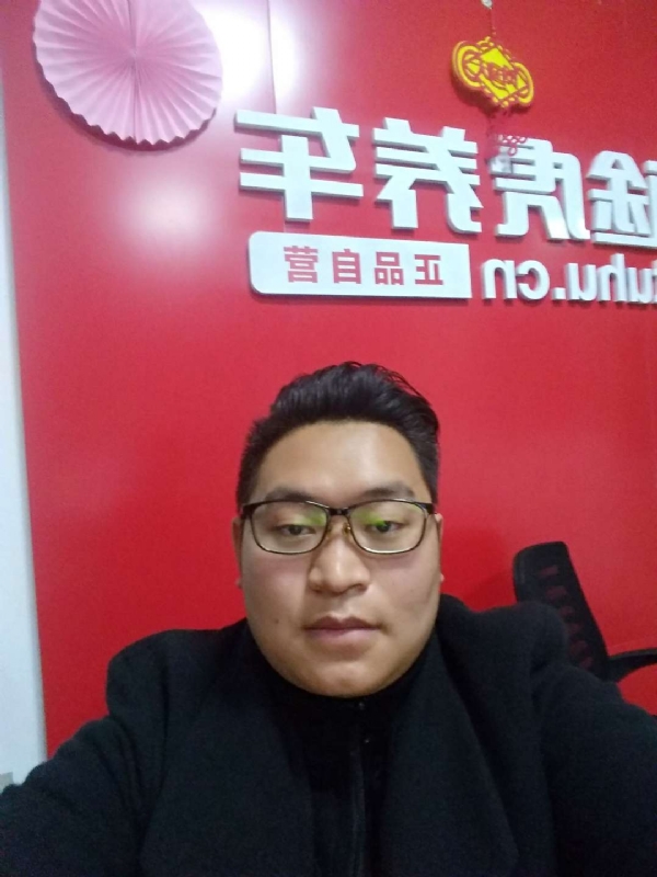 向上倾斜45度的第一张照片--上饶相亲服务中心