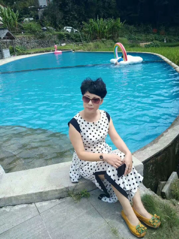 守望幸福的第一张照片--上饶相亲服务中心