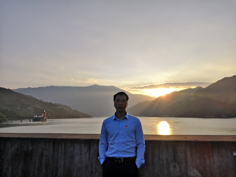 庸人自扰的第一张照片--上饶相亲服务中心