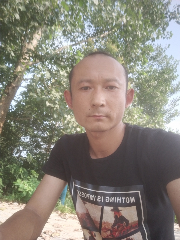 80大叔的第一张照片--上饶相亲服务中心