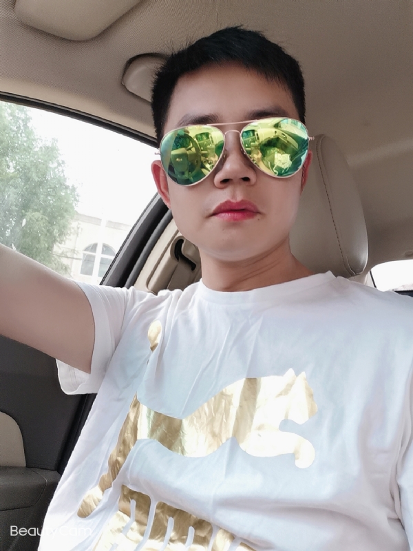 奋斗的第一张照片--上饶相亲服务中心