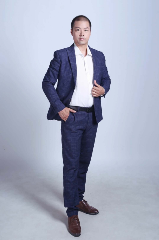 努力的青年的第一张照片--上饶相亲服务中心