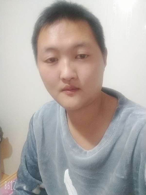 烟圈里透着伤的第一张照片--上饶相亲服务中心