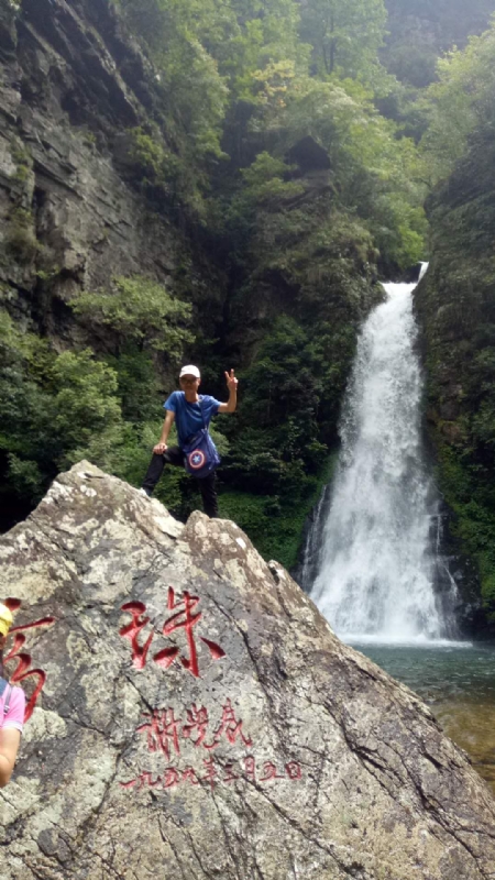 海岸岩崖的第一张照片--上饶相亲服务中心