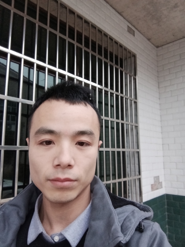 笑得那么开心的第三张照片--上饶相亲服务中心