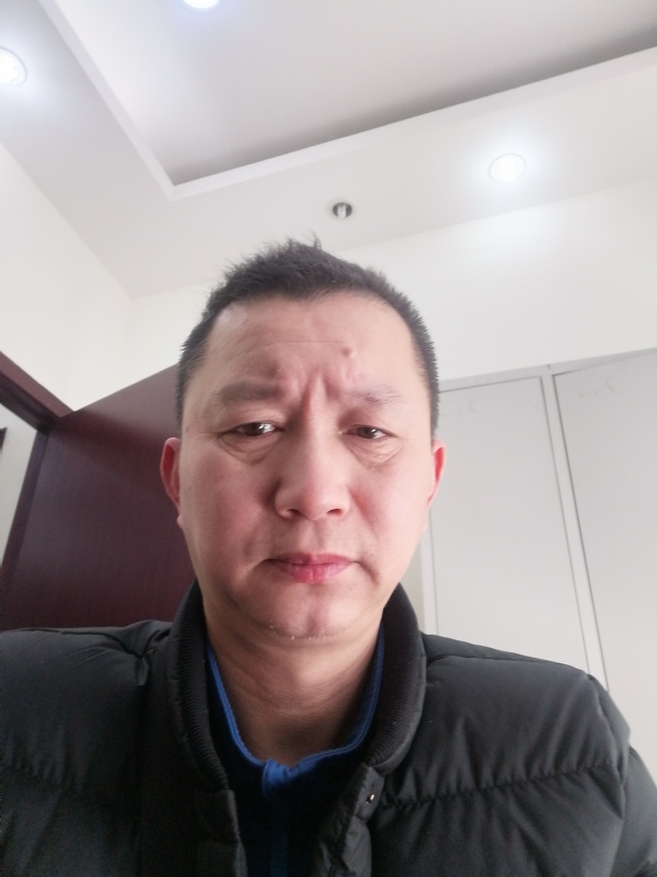 相视而笑的第一张照片--上饶相亲服务中心