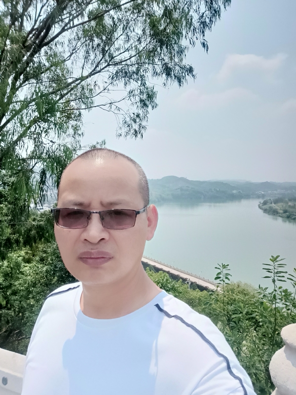 随缘随性的第一张照片--上饶相亲服务中心