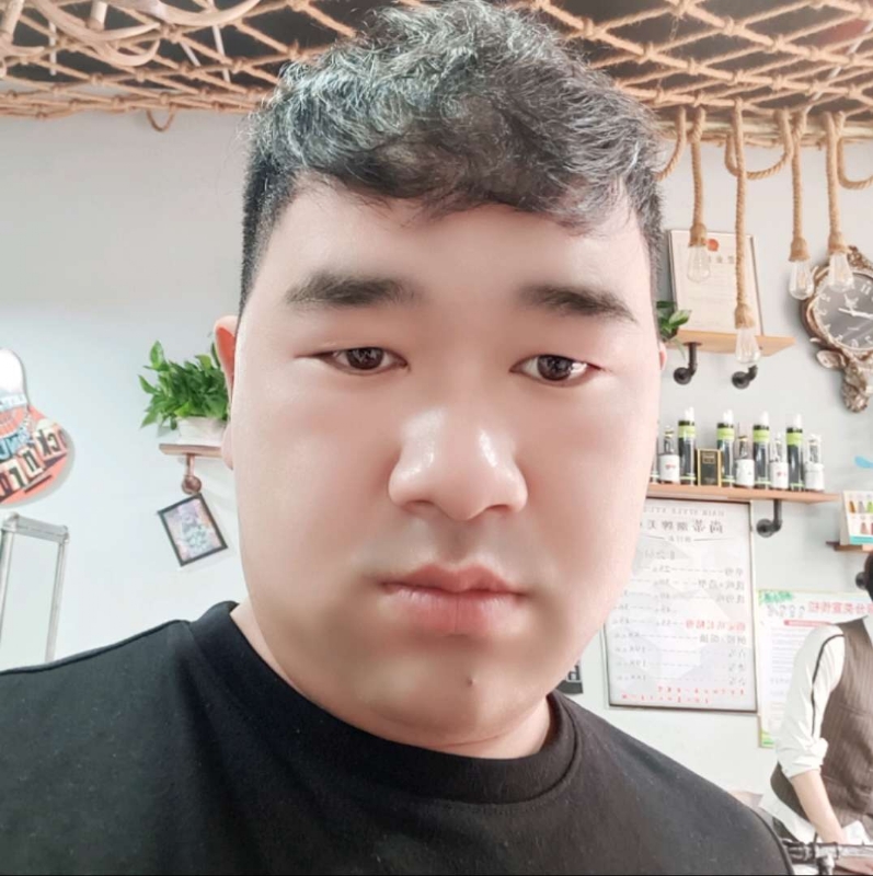 田野小伟的第一张照片--上饶相亲服务中心