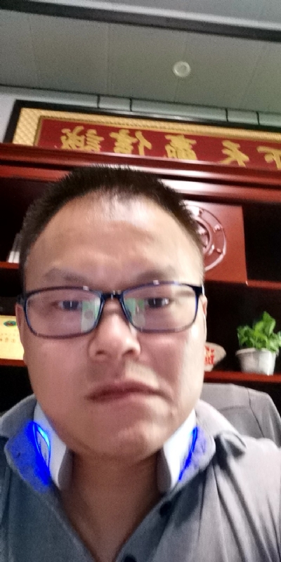 模具工匠的第一张照片--上饶相亲服务中心