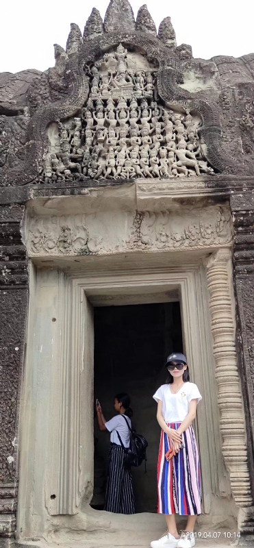 桃花与酒的第一张照片--上饶相亲服务中心