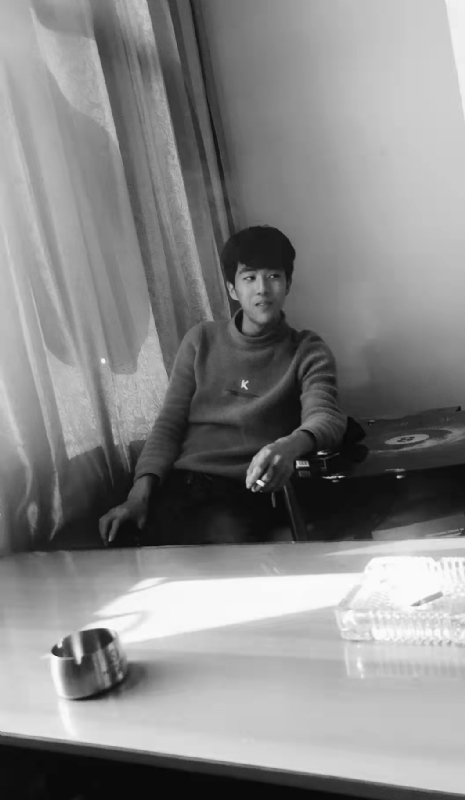 酷似小丑的第二张照片--上饶相亲服务中心