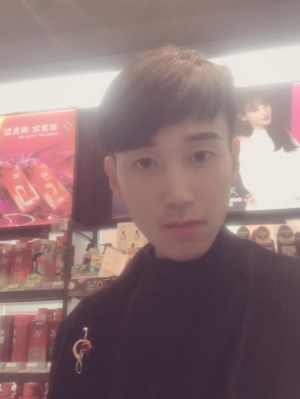 唯美的爱情故事的第一张照片--上饶相亲服务中心