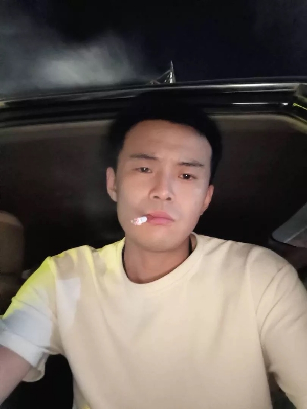 爱睡觉的土拨鼠的第一张照片--上饶相亲服务中心