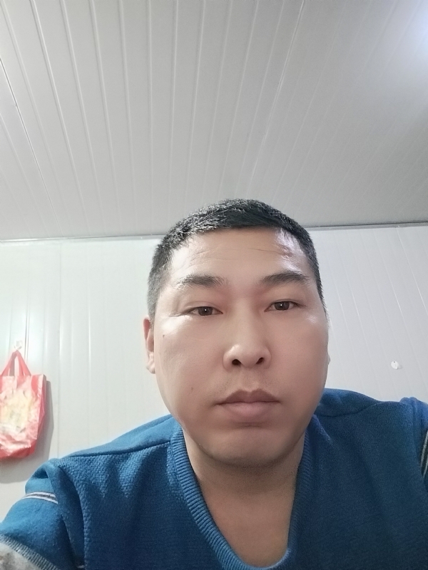 开着拖拉机去兜风的第一张照片--上饶相亲服务中心