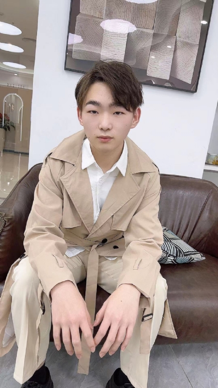 啊哲的第一张照片--上饶相亲服务中心