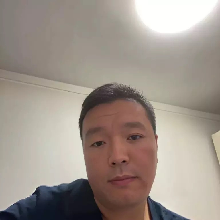 穿唐装的松鼠的第一张照片--上饶相亲服务中心