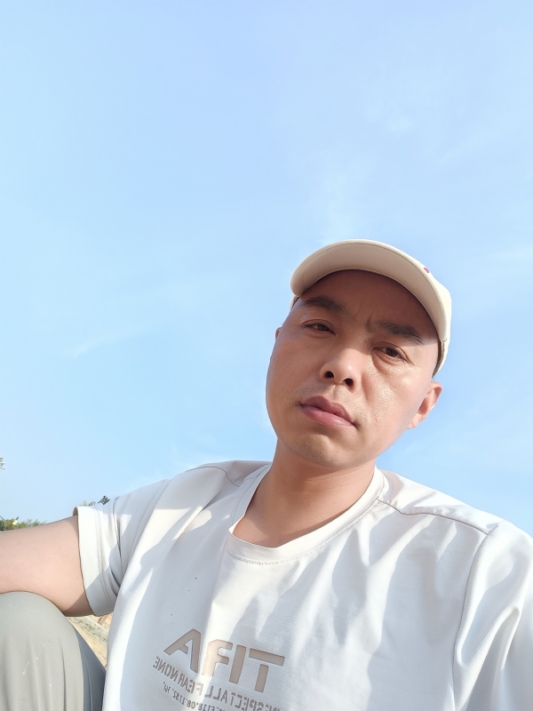 哥哥的第一张照片--上饶相亲服务中心