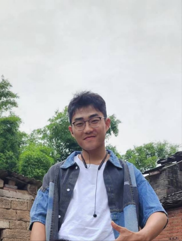 越努力越幸运的第一张照片--上饶相亲服务中心