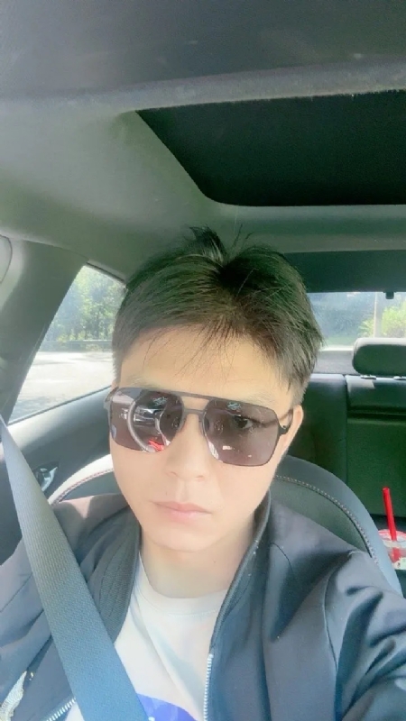 怀念的第一张照片--上饶相亲服务中心