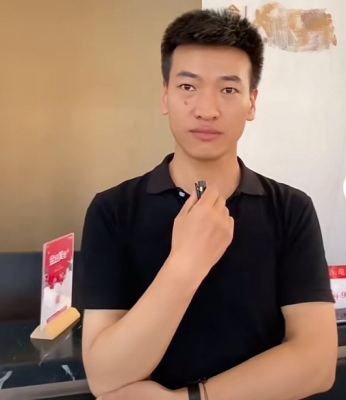 一杯梁白开的第一张照片--上饶相亲服务中心