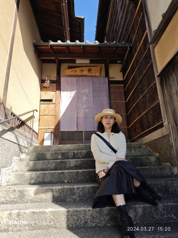 踱着方步的猫小姐的第一张照片--上饶相亲服务中心