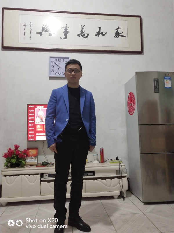 孤独的狼的第一张照片--上饶相亲服务中心