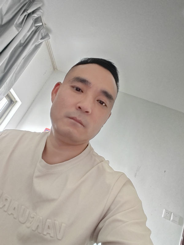 小锋的第一张照片--上饶相亲服务中心