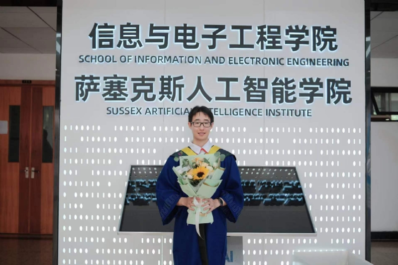 陈潇的第三张照片--上饶相亲服务中心