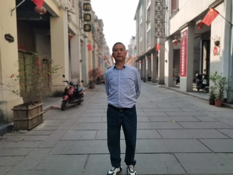 一粒尘埃的第一张照片--上饶相亲服务中心