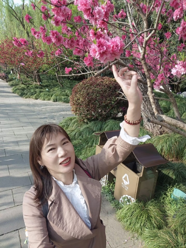 丽娜的第四张照片--上饶相亲服务中心