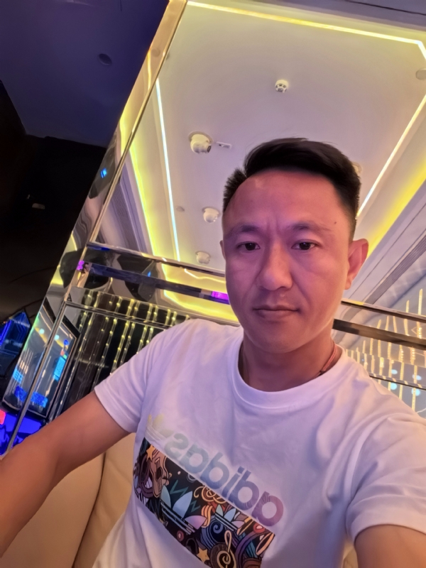 辞岸的第二张照片--上饶相亲服务中心